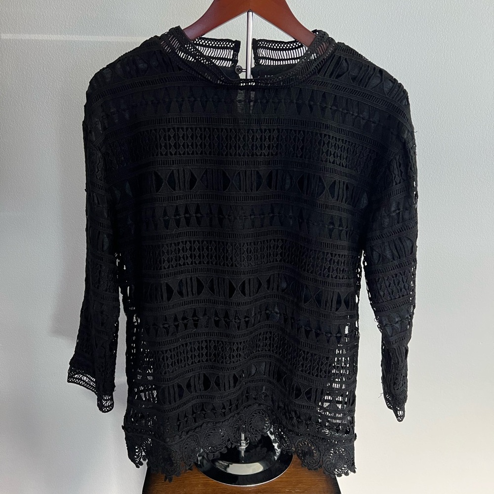 Crochet black top with lining